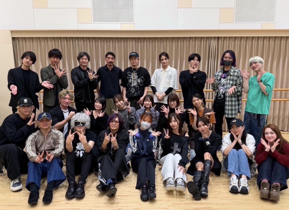 septppn's tweet photo. 【『WORLD ENDER』始動‼️】
SEPT presents『WORLD ENDER ～fate of W/B～』
本日、顔合わせ＆本読みを行いました！

シングルキャストが集結し、
Daily Castの浦野秀太さん、西田祥さんも参加✨
いよいよ『WORLD ENDER』本格始動です🔥

このメンバーで、新たな物語を。
ここから約1ヶ月、それぞれの力をひとつにして
新たな『WORLD ENDER』の世界を創り上げていきます。
10月31日（土）開幕。
稽古場の様子もこれから続々とお届けしていきますので、
ぜひお楽しみに‼️

🎫先着先行受付中！
https://t.co/0JAJFHO5Z5
受付期間：10月4日（日）23:59まで
※予定枚数に達し次第受付終了

🌐特設HP
https://t.co/1MJ8t0jVha

#SEPT #ワルエン