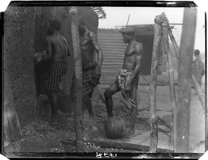 nwoko_greg62705's tweet photo. Benin Kingdom had fire brigade before anywhere else:

Someone asked if the Lagos fire brigade was the first in the country we now call Nigeria.

My answer is no. Based on factual historical evidence, the Benin kingdom was the first location in present day Nigeria to have its fire brigade stationed to prevent and quench fire.

Before colonial rule, Benin City was built mostly with wooden pillars, raffia mats and thatched roofs. Fire was a major danger. 

The Oba therefore created a system to control fire. There was a palace guild responsible for palace maintenance and city order. They kept large earthen pots of water at strategic corners of the palace and in the Ogbe quarters. They also enforced building rules that houses must have spaces between them so fire would not jump easily, and cooking fires must be quenched at night. This was documented by early Portuguese visitors in the 1500s who wrote that Benin City was clean, broad and had order compared to many European cities at that time.

The Lagos fire brigade that people talk about came much later. It started in 1901 as Lagos Police Fire Brigade under the British colonial government. At that time it was a unit inside the police force, and its job was to fight both crime and fire in Lagos and nearby territories. It had a small hand pump and a horse drawn cart.

So while Lagos had the first colonial modern fire brigade station in 1901 which later became the Federal Fire Service we know today, Benin Kingdom had the first traditional indigenous system for preventing and quenching fire long before colonial rule, because of its advanced city planning.

Photo: Fire Brigade’, Benin City, January 1909
Paul Basu N. W. Thomas, Photography