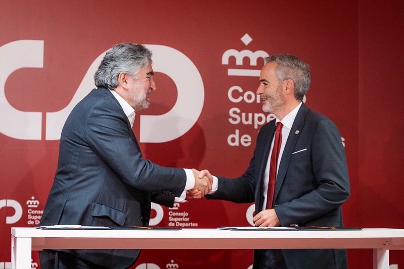 samuelrectorumu's tweet photo. ¡Nos unimos a la #SemanaEuropeadelDeporte 2026!  La semana pasada firmamos con el Consejo Superior de Deportes
 nuestro compromiso para combatir el sedentarismo y promover la salud física y mental.
Del 23 al 30 de sep toda Europa se mueve! para la BeActive Night. 🏃‍♂️💨 #BeActive https://t.co/I6r7uBc8zK