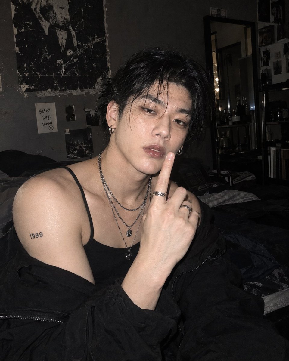 TwoH811's tweet photo. 난 왜 게이로 바껴서 나오는거야?
🤣🤣🤣🤣🤣🤣🤣

이거 맞아?
연휴 첫날부터 전혀 안닮은 게이 맞아? https://t.co/av3JkPf765