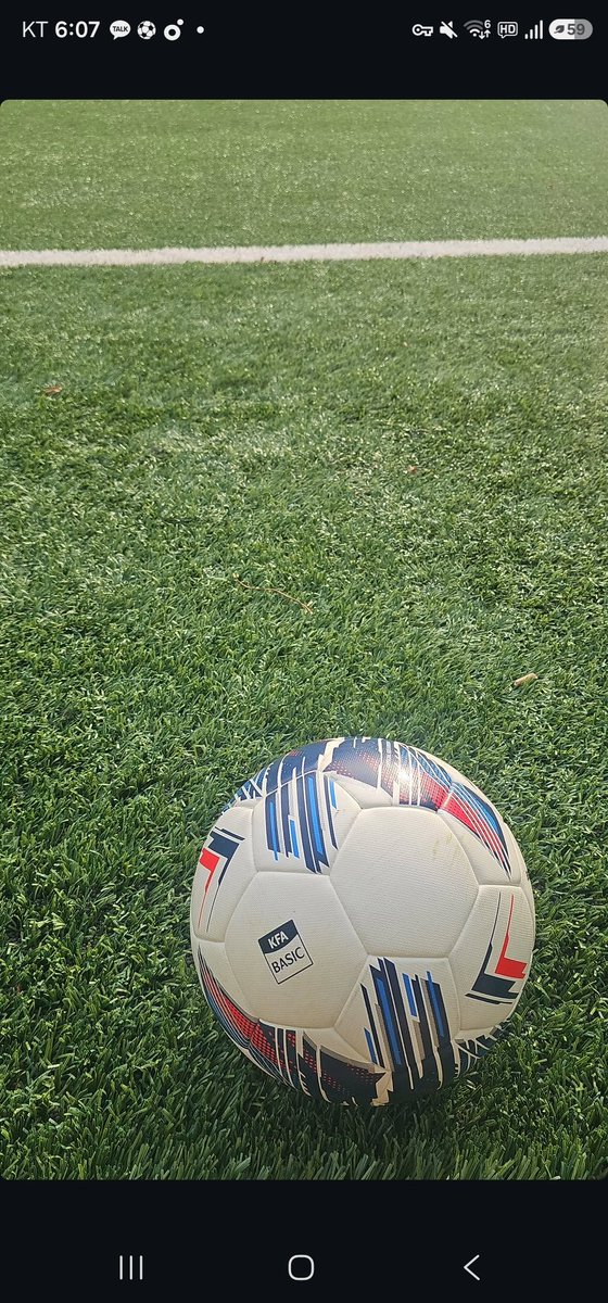 5ahabx's tweet photo. 축구하러 왔어 https://t.co/YEiRUVEmxX