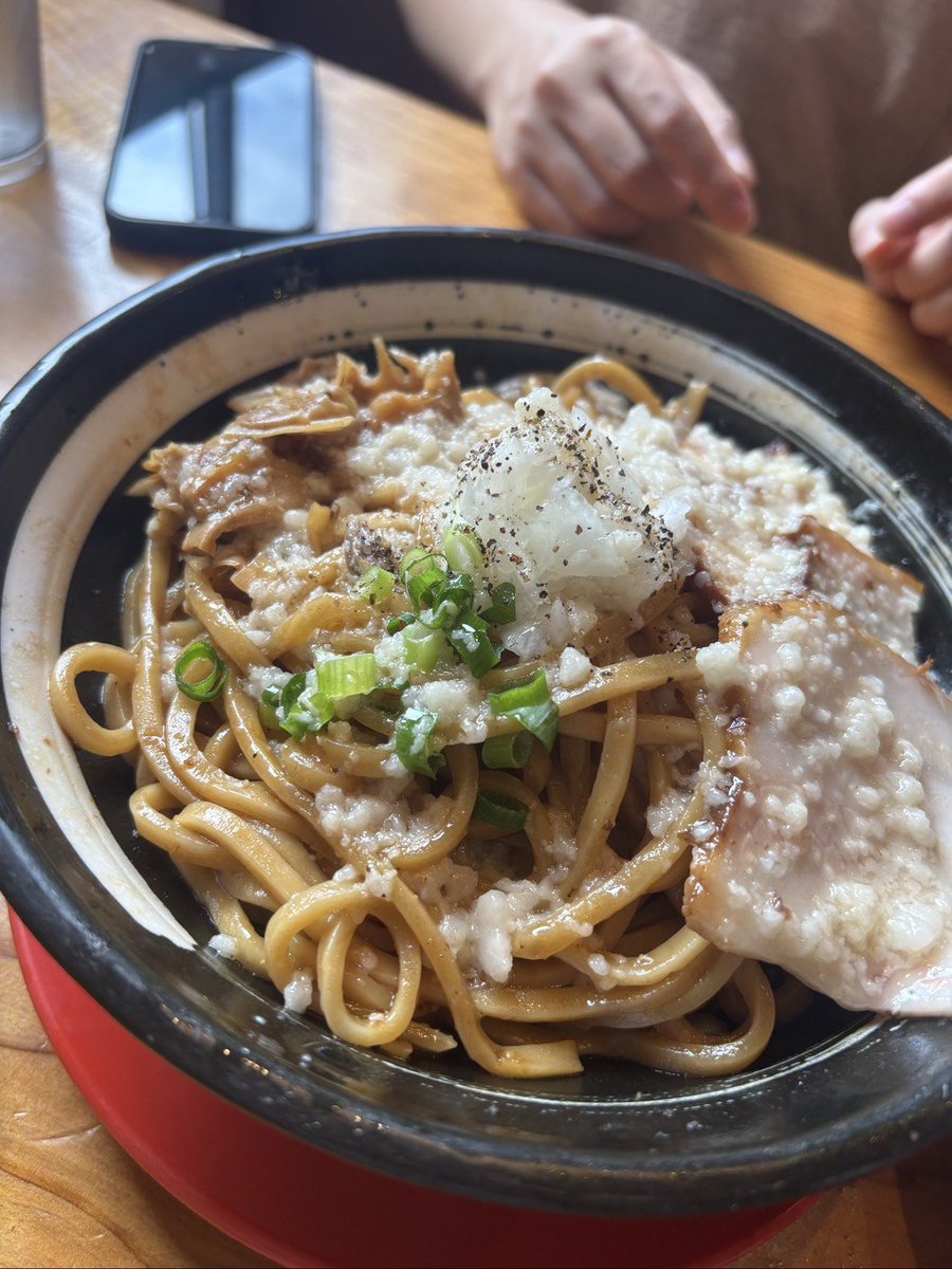 akibadaiou's tweet photo. 今日はラーメンでしめまーす
皆さま今日もお疲れ様でしたー
かんぱーい🍻🍻 https://t.co/faf0eCLcfq