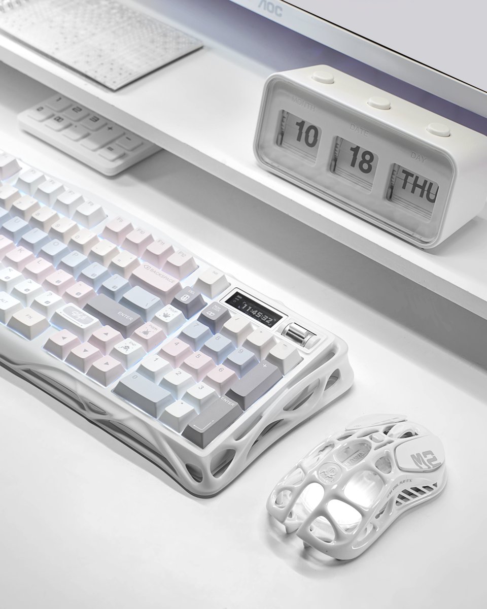 GravaStar_'s tweet photo. A little pastel corner for my little keyboard. 🤍☁️🎀

Meet Mercury K98 – Pastel Whisper — soft, quiet, and way too cute for my desk. 🥹⌨️
.
.
#gravastar #mercuryk98 #gamingkeyboard #setup #keyboard https://t.co/4mr7jrZ3Ph