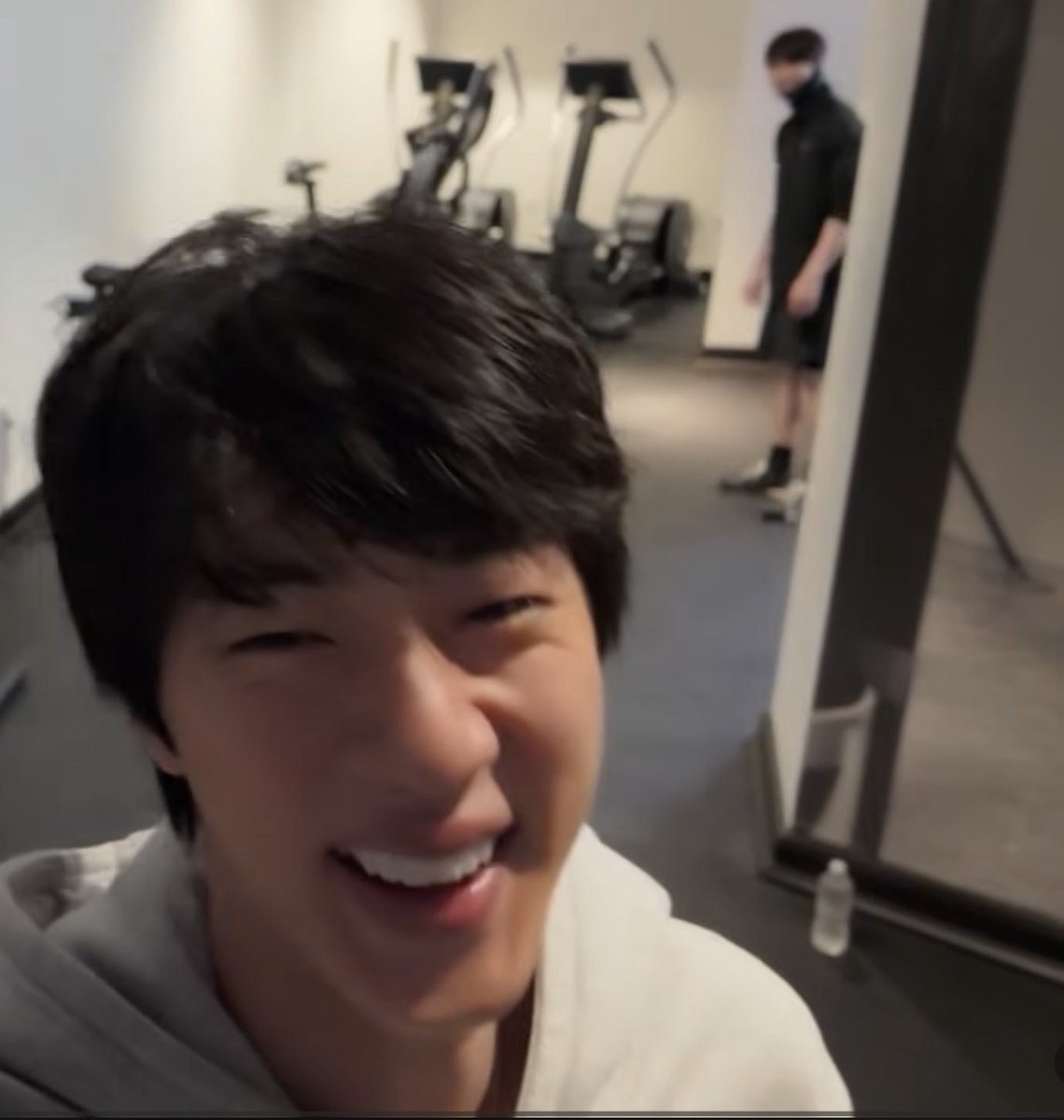 joontriever1's tweet photo. Absolutely not😌 what you mean i take advice from dozen twink ugly hag who is very incsecute his everything even his suppose to only flex wwtwink face is also fixed n enhanced by doctor for bts's 💰after they did succeeded😅😆🤭 tunas are so delusional 🤭 https://t.co/iWrswSJAvJ
