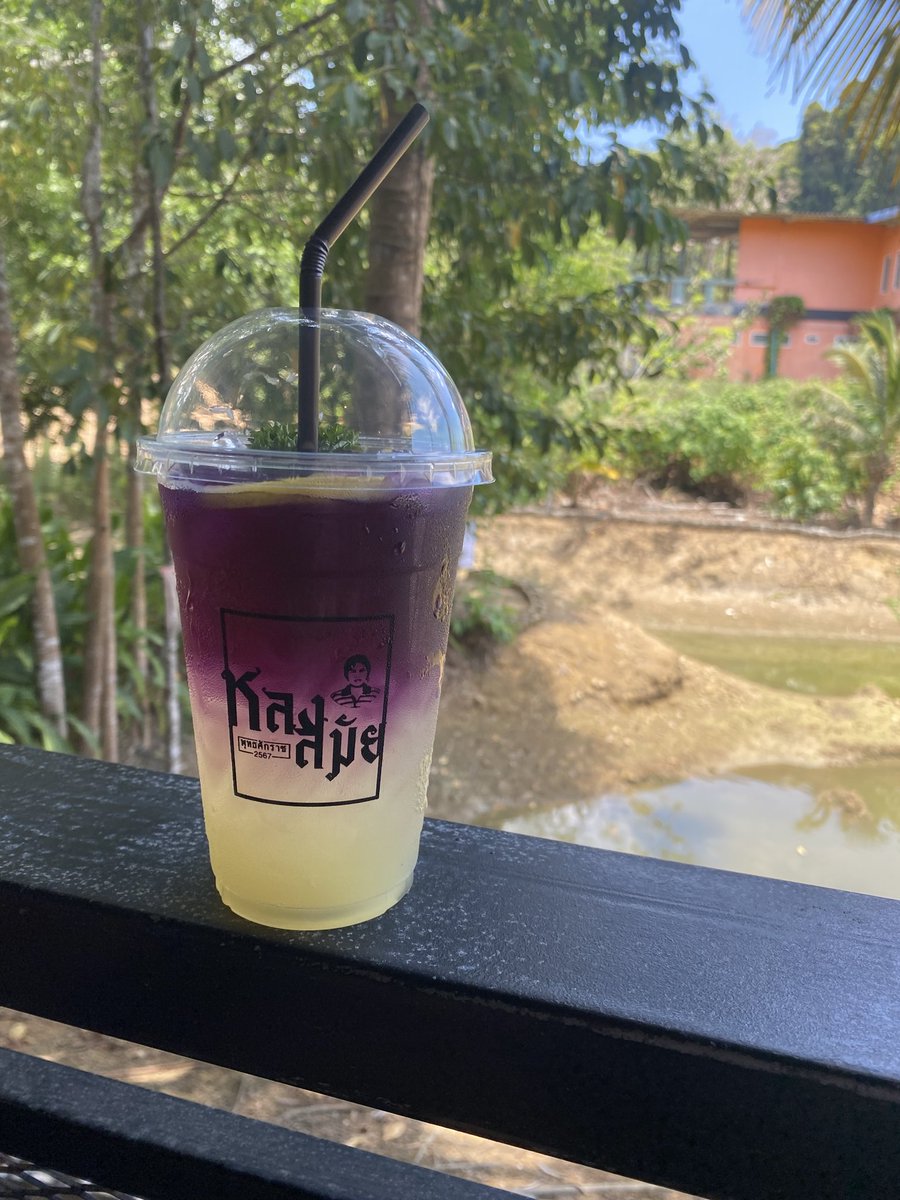 feldmannonline's tweet photo. อากาศ ร้อนๆ เครื่องดื่ม เย็นๆ สดชื่น🥳
☂️💦อย่าลืมดื่มน้ำ เยอะๆ นะคะ 💧💧
#กระบี่ https://t.co/oTrpObG9H7