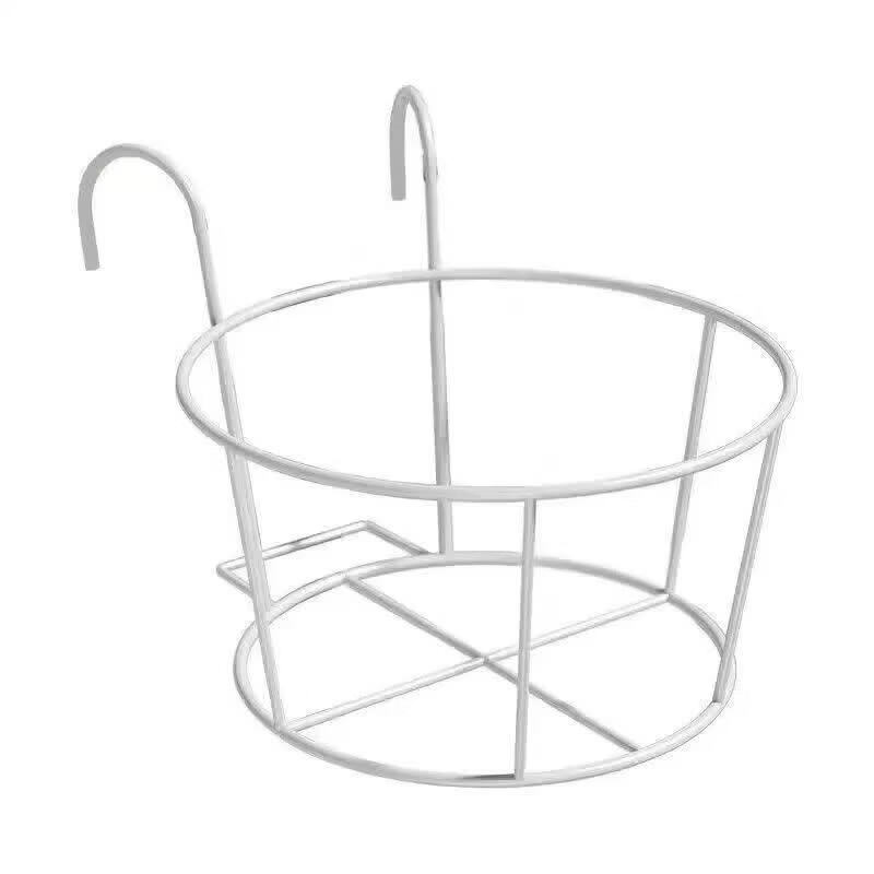 izo68395's tweet photo. Easy plant care tip : Let the top 1-2 inches of soil dry out before watering your pothos to keep it thriving! No overwatering = happy green buddy! https://t.co/InamoK1ojb