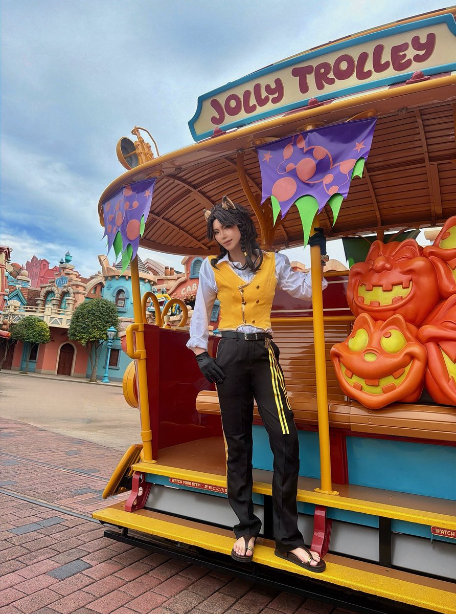 C0s_mitsu1123's tweet photo. Dハロインパ

⬅️前日      当日➡️

#Dハロ仮装2026 
#Dハロツイステ https://t.co/VeJztf0f9g