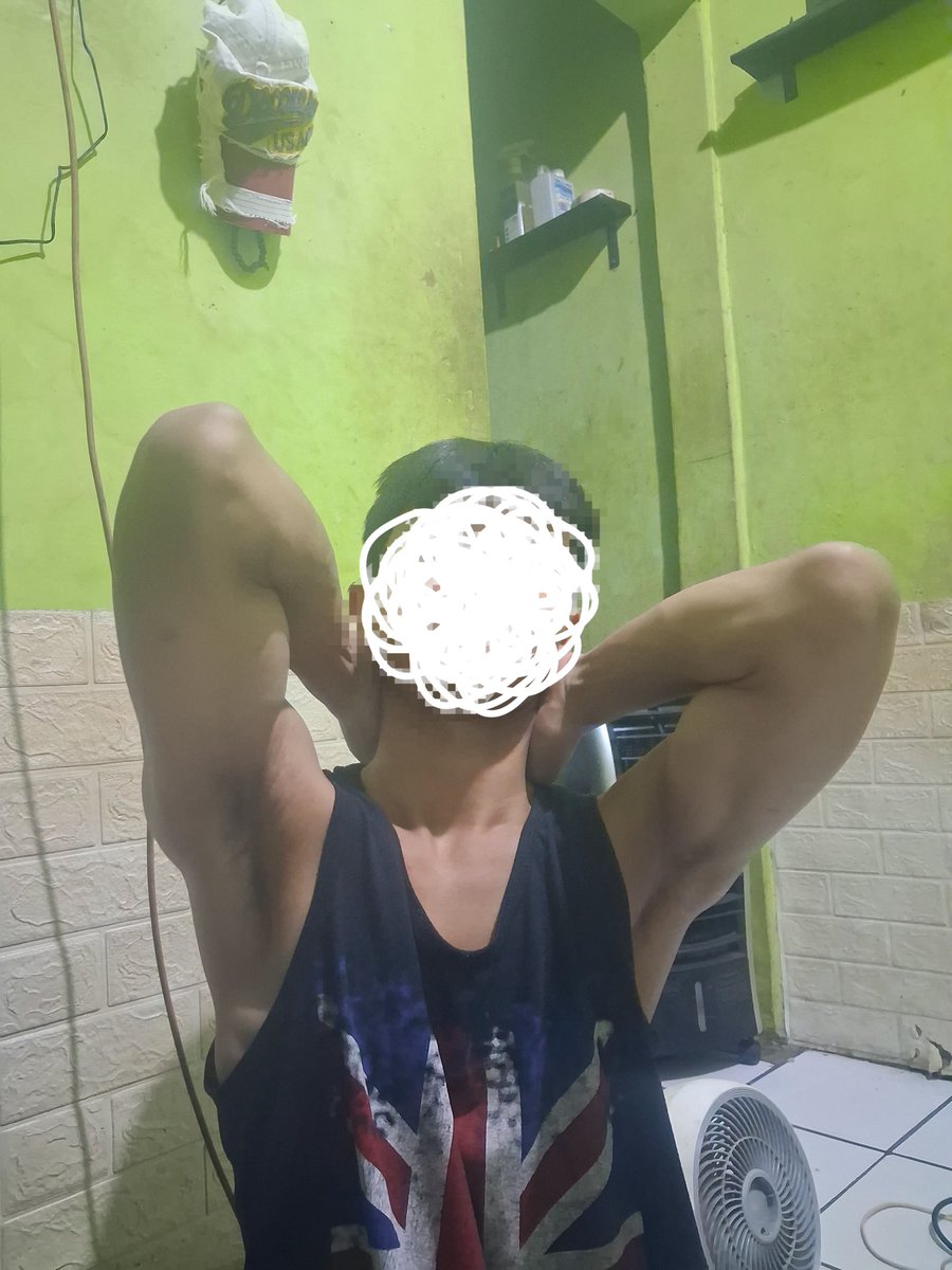 ZEEVANNN's tweet photo. Serius ini mau besarin, badan susah amat ya, biar jadi idaman dia gitu kalau badan sedikit berisi mah🫠 https://t.co/iqKXNNd462