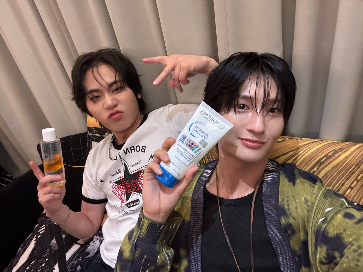 DKB_BRAVE's tweet photo. 🐱GK의 오늘 운세🍀
"오늘 생각하고 고민한 것들에 답이 내려지는 날이 될 겁니다 앞으로만 직진하세요"

- 행복지수 : 98%
- 행운의 아이템 : 아이스 아메리카노
- Today's 미션 : 길 가다가 귀여운 거 발견해서 사진 하나 찍어서 BB에게 보여주기
- 오늘의 덕담 : 지금을 즐겨라!!!😊
사랑한다🧡

#이찬 #E_CHAN #다크비 #DKB 
#HAPPY_GK_DAY