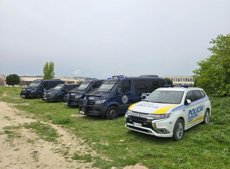 nomegacanton's tweet photo. Es curioso cómo funciona el @MADRID de @AlmeidaPP_ y @bcarabante. Mandaron con contundencia a la @policiademadrid contra #montecarmelo, pq defendimos nuestro bosque verde ante su #megacantón (parado ahora por la Justicia) y su #motosierra.¿Hubiéramos podido acampar pacíficamente? https://t.co/437xb08pgX