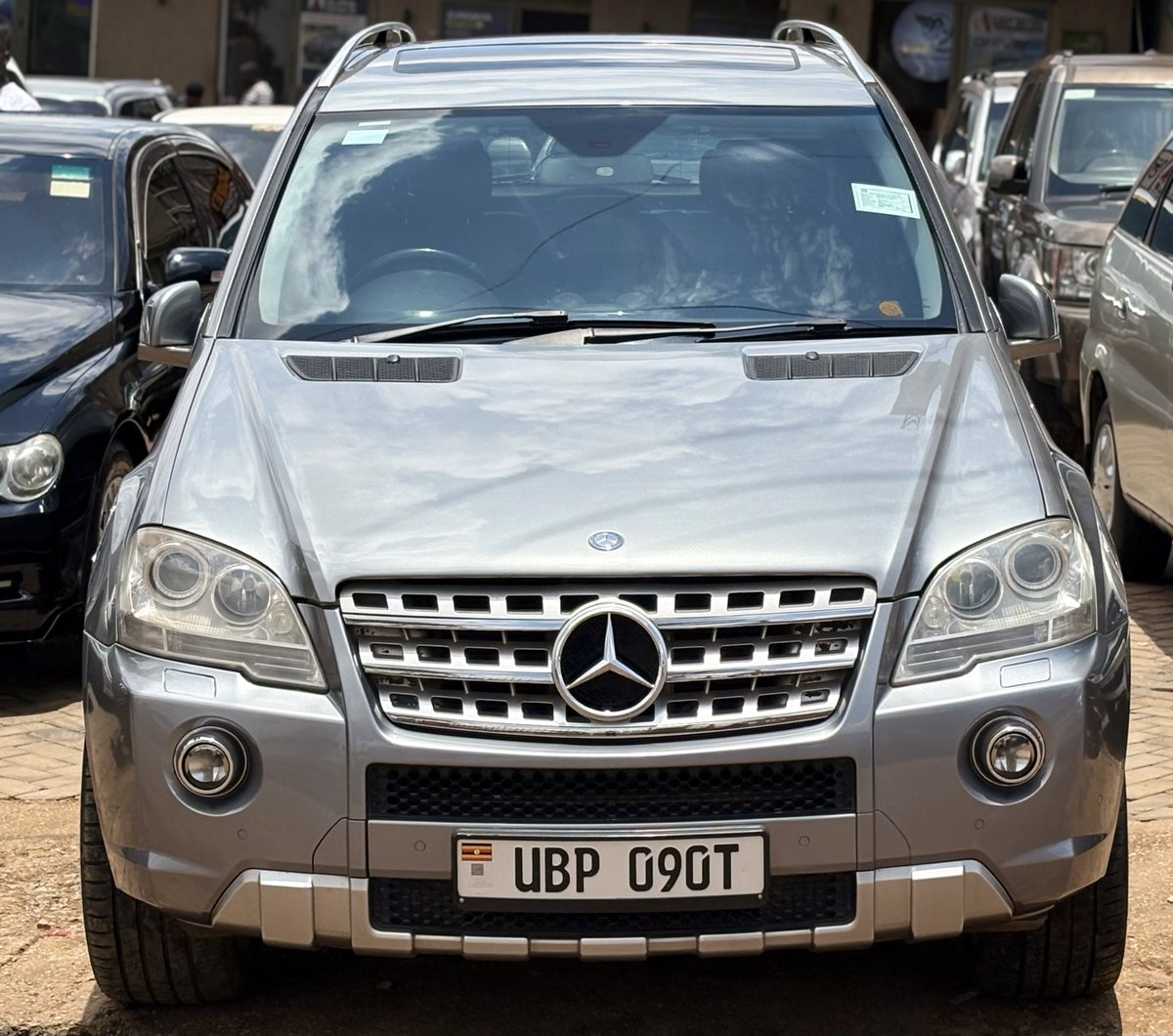 arnoldyosam's tweet photo. MERCEDES-BENZ ML350 | 2012 MODEL 🚘🔥

Luxury, power &amp; comfort in one package!

💰 56M UGX
✨ Clean &amp; classy
⚡ Powerful performance
🛋️ Spacious luxury interior

📞 0705176582
📲 WhatsApp: https://t.co/iLRRG7BgC8

#MercedesBenz #ML350 #CarsForSale #Uganda #Kampala https://t.co/o8rkO8sR5M