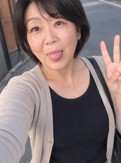 eehsf61695629's tweet photo. 53歳にもなる女が、
Xで恋人募集をしている様は滑稽ですよね…？
すみません…
不快な方はブロックをお願いいたします。 https://t.co/CVRaLwBaLJ