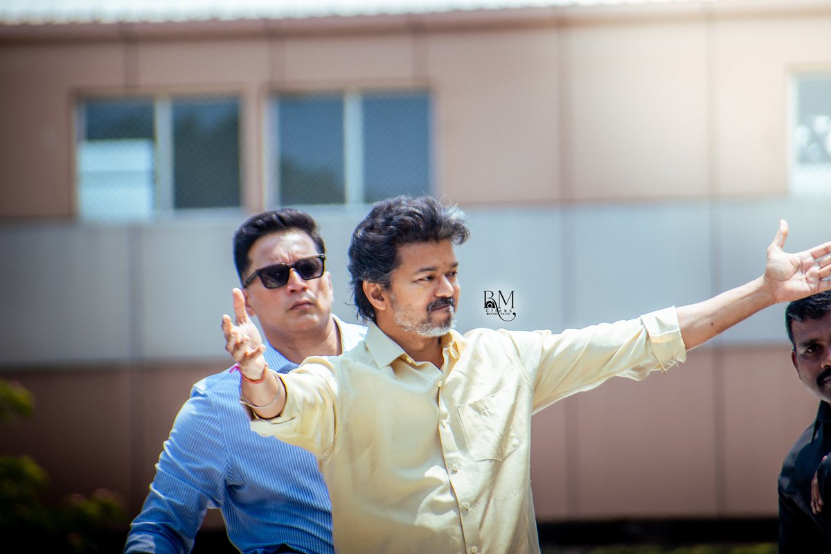 RM_Clicks's tweet photo. Exclusive Stills 📸 @TVKVijayHQ  😍💛

PC - @RM_Clicks To Me

#CMJosephVijay‌ #Madurai https://t.co/FsZLwCOmm9