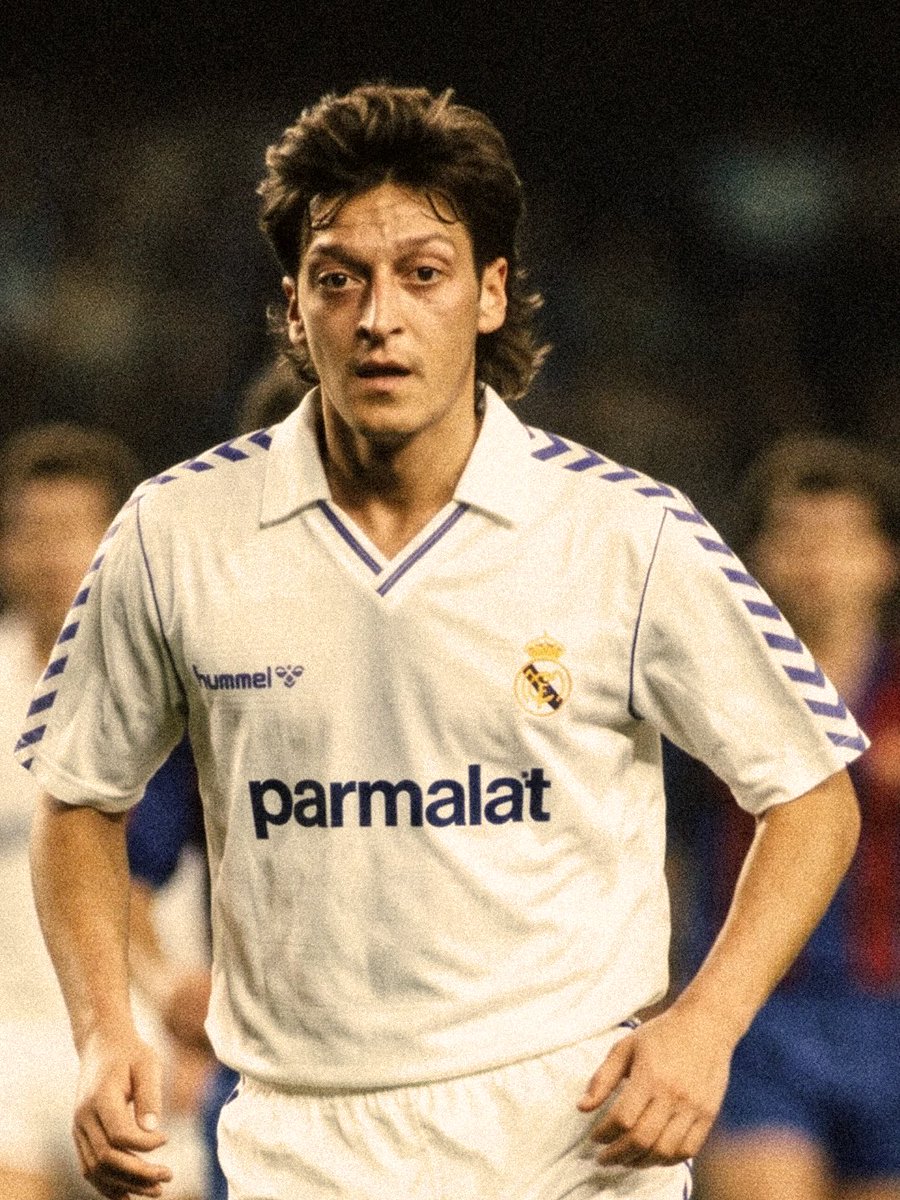 M10's tweet photo. What if these moments happened in another era? ⚽️

Same clubs. Same memories. Just a different decade. https://t.co/hDNz2AayUH
