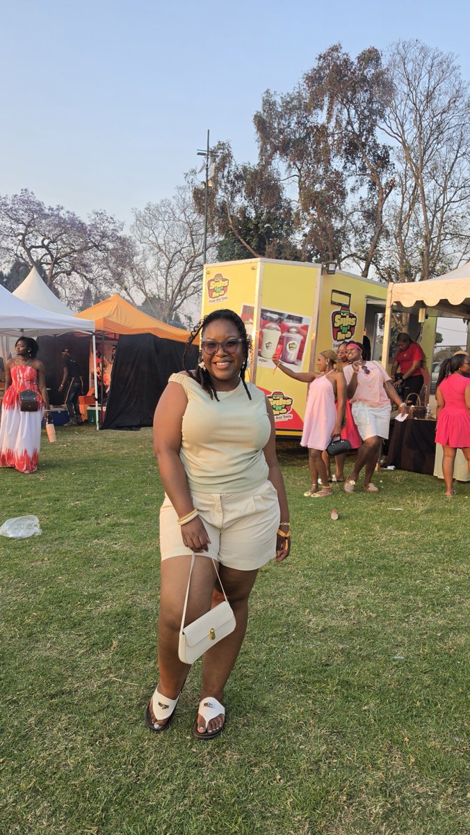 MissFidibo's tweet photo. Neiwoyu mukana ndinoti muone musi wandanga ndakachena chaizvo✨️ https://t.co/MsIB09n6oj