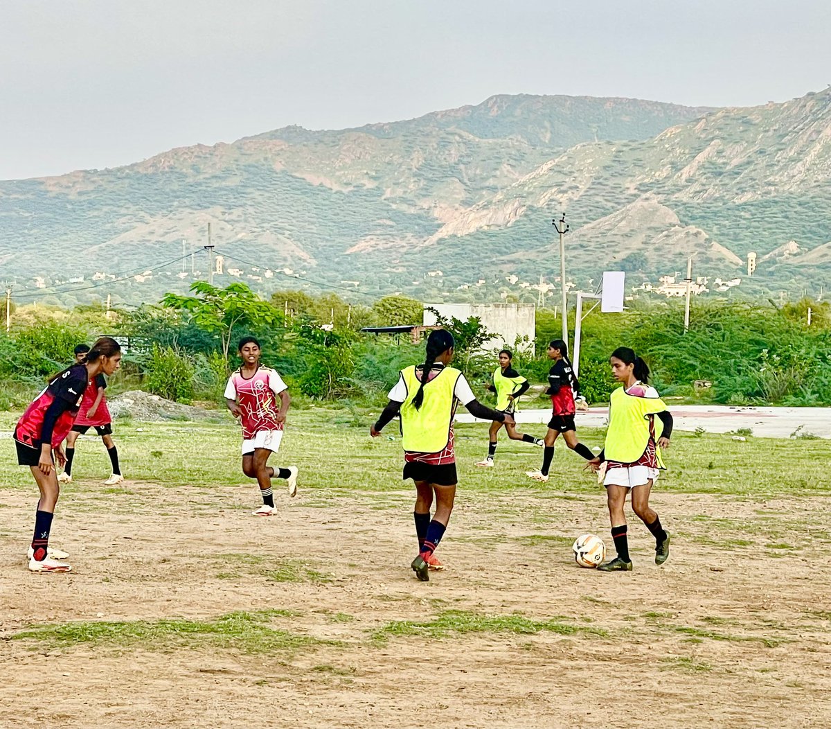 ProSportDev's tweet photo. PSD, in partnership with PRIA and MJAS, conducted fieldwork in Ajmer, Rajasthan, to assess the impact of MJAS’s football interventions. Through surveys, FGDs and KIIs with various stakeholders, the study explores girls’ experiences, opportunities and the program’s impact. https://t.co/0WSplSnQv3