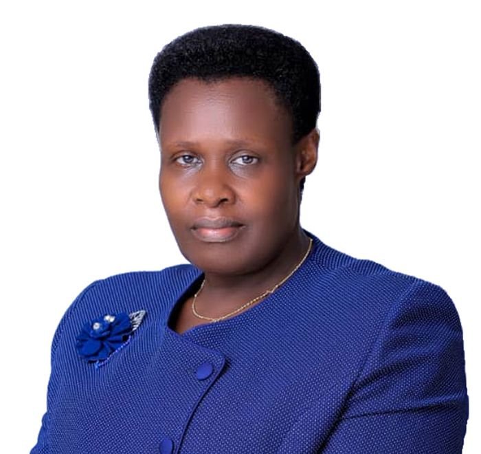 etrix0095's tweet photo. Museveni knew picking these unqualified &amp; incompetent women for his last senior govt roles would pose no threat to Muhoozi’s presidential ambitions. They just want to eat and gain more weight and say nothing on Gen. Cabbage’s abductions and abuses of power. TOTAL CLOWNS! https://t.co/riZNPYD6TR