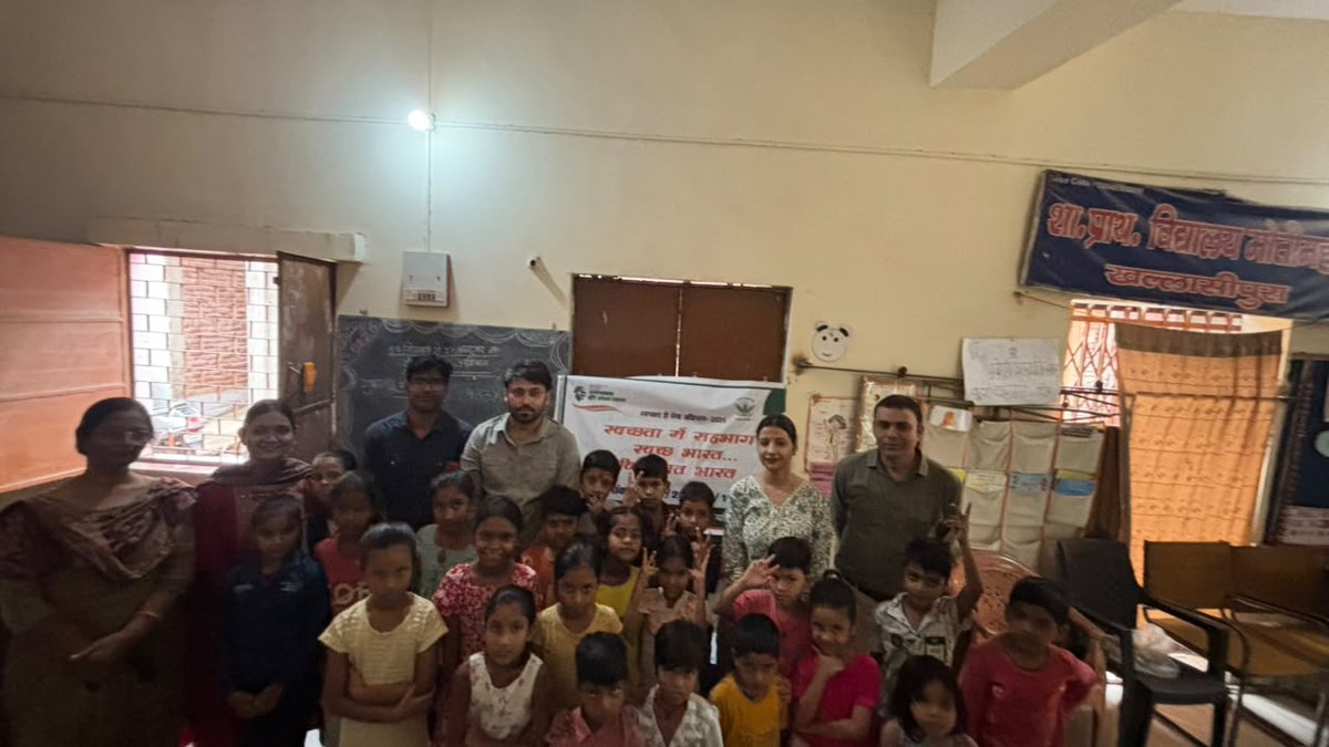 FciGwalimp's tweet photo. भारतीय खाद्य निगम, मंडल कार्यालय, ग्वालियर द्वारा स्वच्छता ही सेवा 2026 अभियान के तहत दिनांक 24.09.2026 को Govt School/Anganwadi Awareness Camp - "Swachhata Gyan Yatra" के अंतर्गत शासकीय प्राथमिक विद्यालय मोती महल खल्लासी पुरा" में स्वच्छता के प्रति जागरूकता हेतु कैंप लगाया गया | https://t.co/63r7CVtaIG
