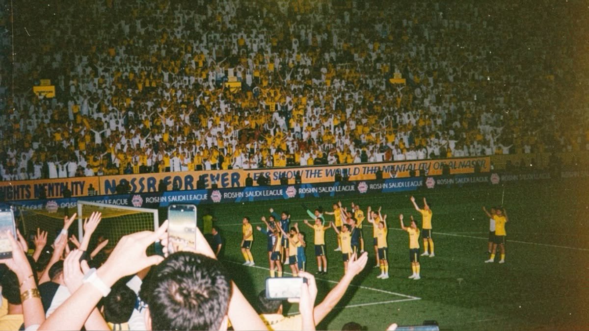 e_iilu1's tweet photo. دنيايّ ماتصلح بلا شمس دنياك💛💛 https://t.co/qOMcPgOTyT