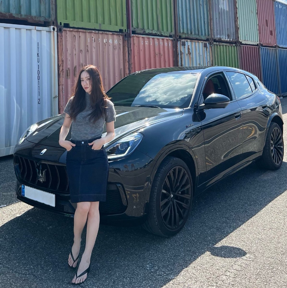 velinstal's tweet photo. She looks so damn good with any car fr 😭 https://t.co/1Jgg3VrxI7