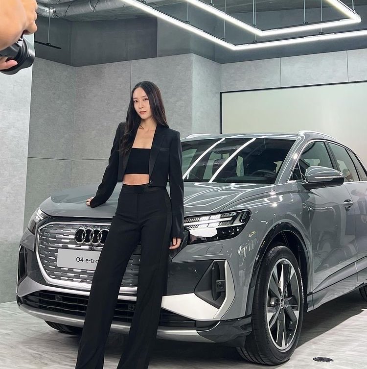 velinstal's tweet photo. She looks so damn good with any car fr 😭 https://t.co/1Jgg3VrxI7