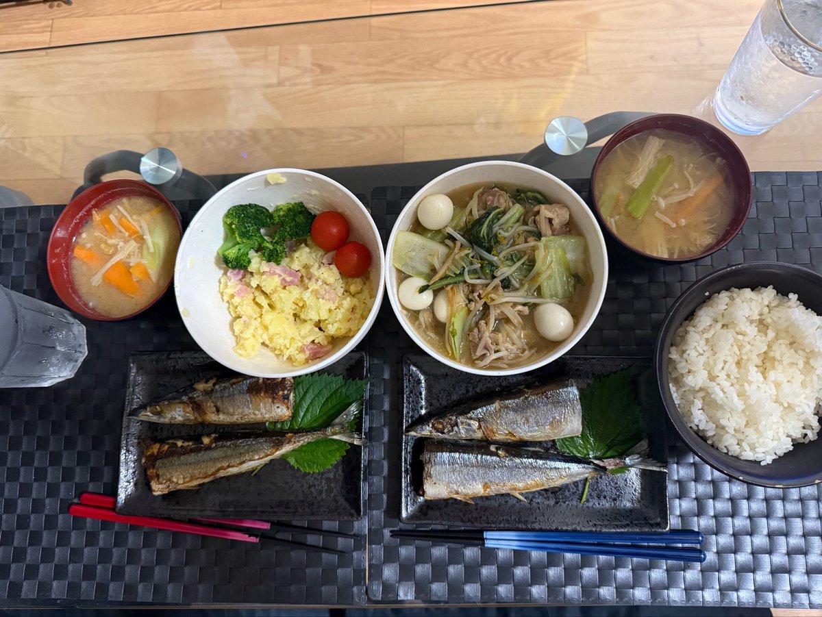 Yu_chi_Ba_by's tweet photo. 日本酒に挑戦しーの
ラーメンくいーの
くそうまいご飯作ってくれーの
いつもありがとうございますほんとに🤗
日本酒攻撃力高すぎ！！！ https://t.co/hpF7WM7ZcJ