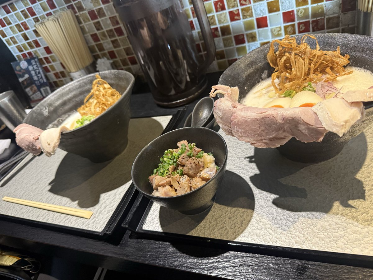 Yu_chi_Ba_by's tweet photo. 日本酒に挑戦しーの
ラーメンくいーの
くそうまいご飯作ってくれーの
いつもありがとうございますほんとに🤗
日本酒攻撃力高すぎ！！！ https://t.co/hpF7WM7ZcJ