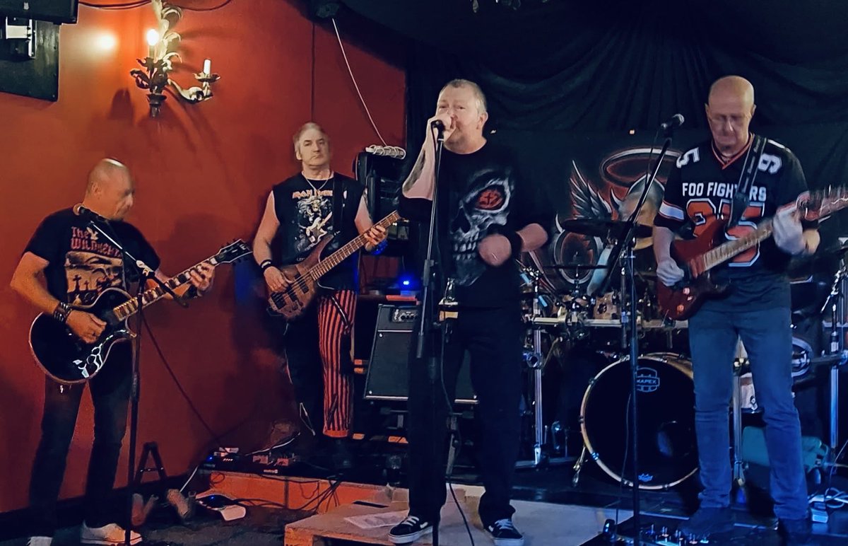 Gunghotheband's tweet photo. Had a blast at the G21 venue at The Saddle in Chester. Got to be a music video venue next year! https://t.co/6dHg4LqHEy