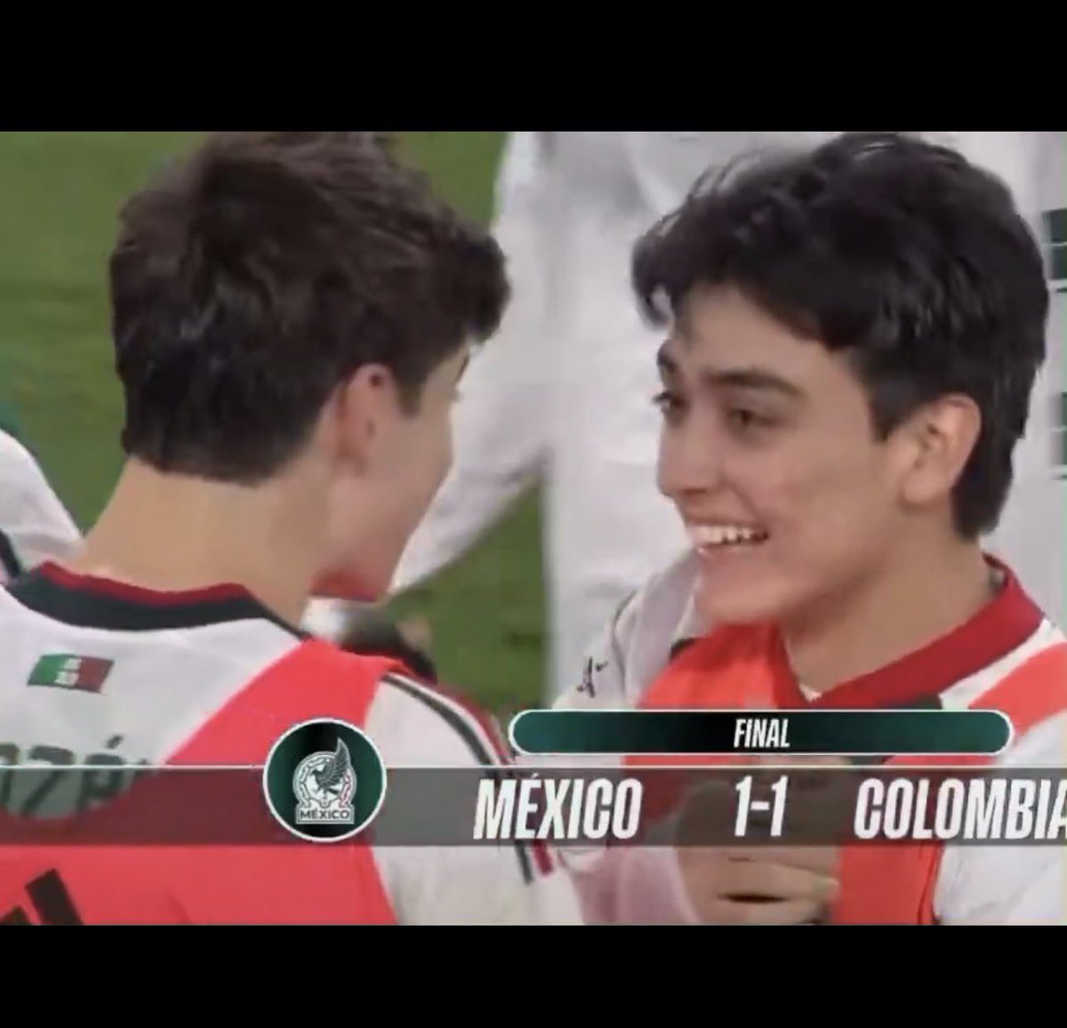 kibumlovesme's tweet photo. Rafa trayendo puros omegas para cuidar a el cachorro de la selección https://t.co/sDrBdXjftY