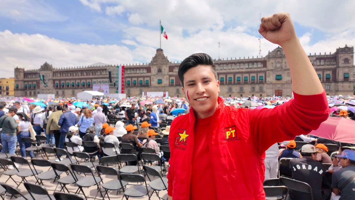 partidodeltra11's tweet photo. Presente en el 2.º Informe de Gobierno de la presidenta @Claudiashein, la militancia del #PT refrendó su respaldo al proyecto de nación.
El concejal @JaimeJBlas destacó que este ejercicio de honestidad y resultados impulsa a seguir trabajando con firmeza desde #Azcapotzalco. 🇲🇽✨ https://t.co/T0TgyBu110