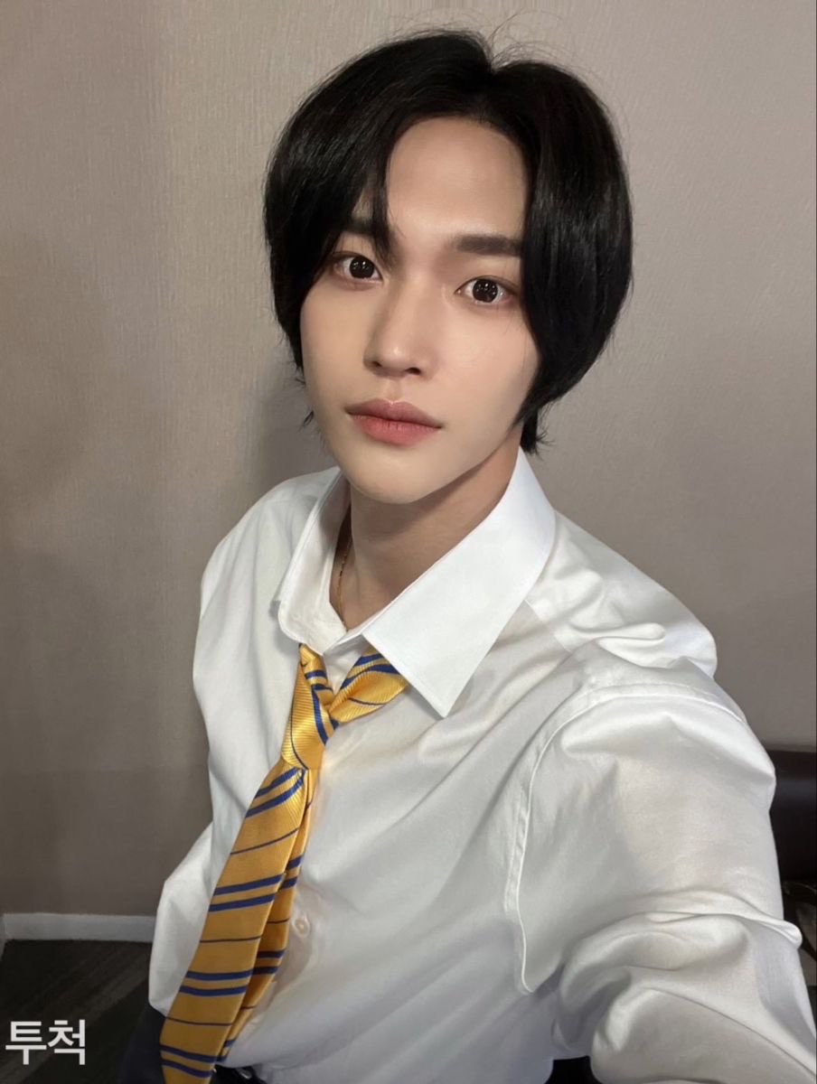 NbinaRiffs's tweet photo. @JiwooRiffs Kenapa hari senin itu ada di kalender dan yap semangat semua pekerj* abang juga lagi kerj* https://t.co/cd3miQjCjL