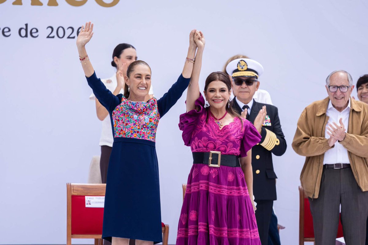 partidodeltra11's tweet photo. El Partido del Trabajo en la CDMX presente en el cierre de la gira con motivo del Segundo Informe de Gobierno, Honestidad y resultados de la presidenta @Claudiashein en el zócalo de la Ciudad de México.
#PartidodelTrabajoCDMX https://t.co/S25xafdHEM