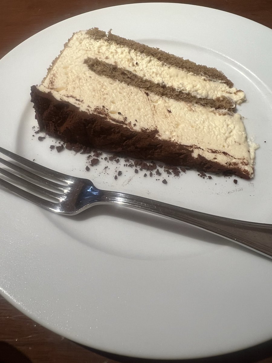 BE_happyr's tweet photo. 女子大好きハーブスでお一人様贅沢ランチしてきた��🥗🍝🍰

パスタはボリューム満点でした！
ケーキはハーフサイズでその日の3種類の中から一つ選べます

飲み物も付いて2,400円也

幸せな気分になれる✨ https://t.co/jrITXf1s34