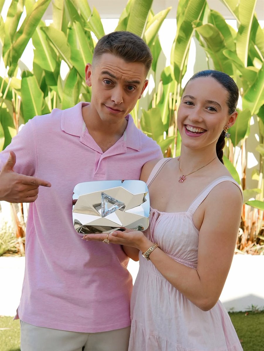jasmin_arndtt's tweet photo. Thank you  for our 10M Diamond Play Button and thank you to everyone for your constant love and support! From Tutorials to Vlogs and everything in between we are so thankful to call YouTube our job! We can’t believe we’re already at 18 Million! 🥹🫶🏼 https://t.co/jQz085gaYe