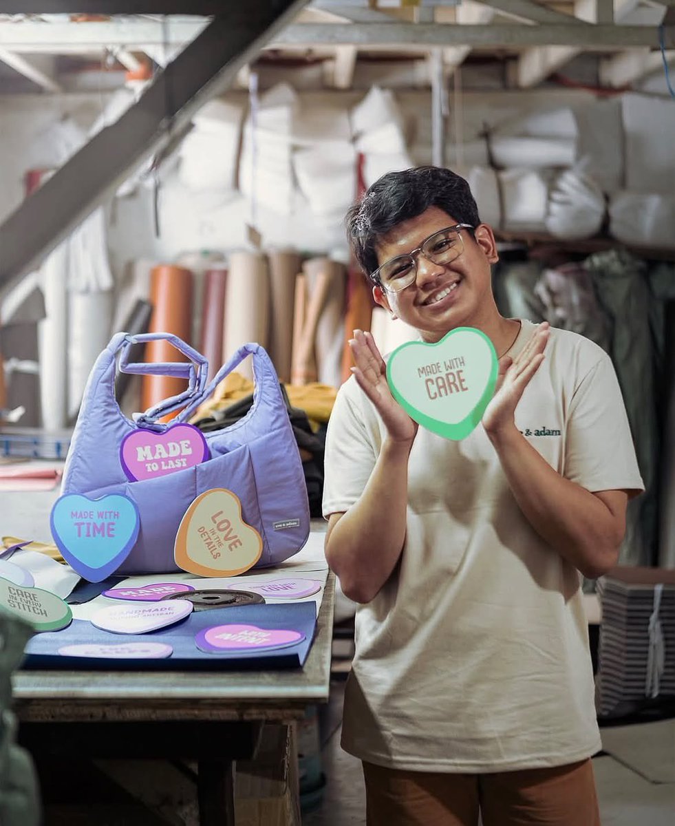 itsamivibesbfhy's tweet photo. QUALITY PRODUCTS SHOULD BE ACCESSIBLE TO THE MASS. 🩷

While local-made products are trending, here’s a Marikina-made brand worth checking out! 🇵🇭✨ Handmade by skilled local artisans,  from vegan leather to water-resistant nylon.

Plus, most bags are reversible—2 styles in 1! 💅🏻 https://t.co/NHralKVsNv