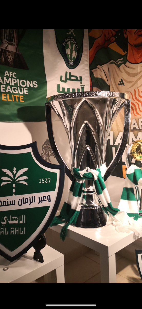 AlgarniHamoody's tweet photo. @84IFL أحلامكم واقعنا يا طواقي هنا نخبتين الله يجعلكم ما تحققونها ولا تفرحون فيها يا رب  👇🏻هنا نخبه حراقه في الدولاب https://t.co/hcVGrgCAjB
