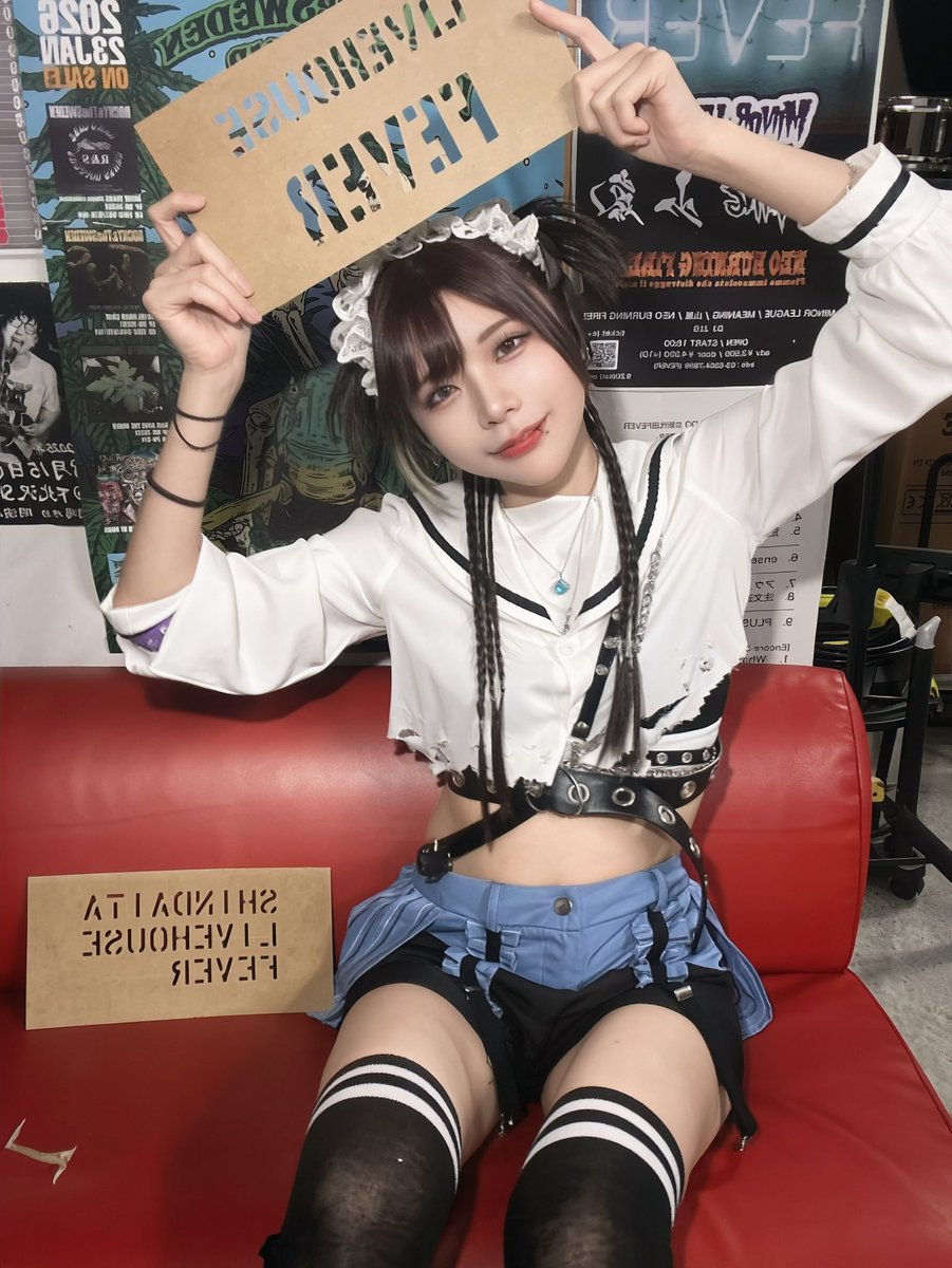 akiradaneeee's tweet photo. 2026.9/27 LIVE HOUSE FEVER！最後のライブはtwilightの衣装でした！最高なメンバーでしょ？最高なベーシストでしょ？最高で素敵なお客様でした🎉 https://t.co/hj3lXy1UVA