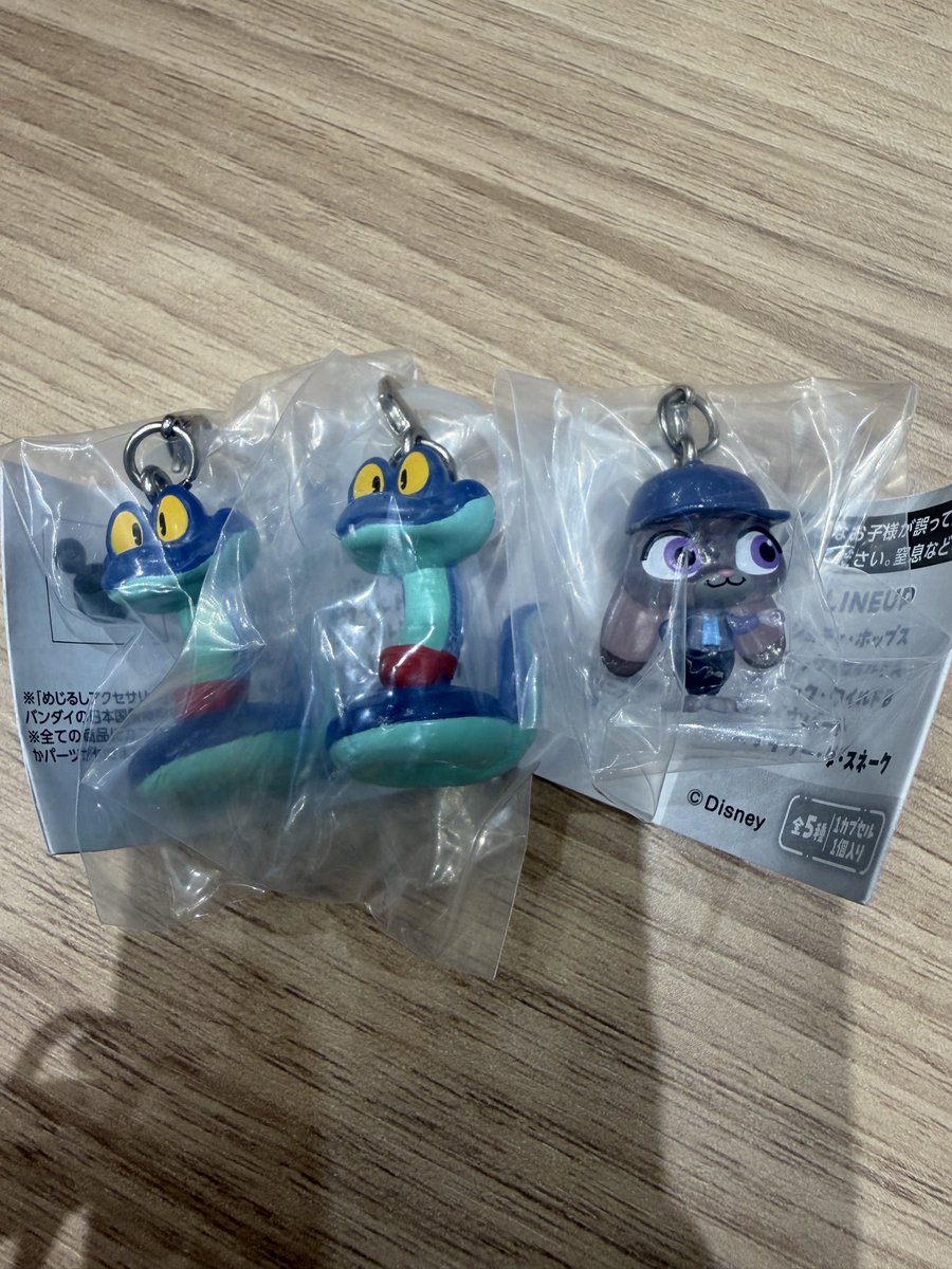 pu626mi's tweet photo. ズートピア2めじるしアクセサリー

【譲】ゲイリー　ジュディ

【求】ニック両種　

本日なんば手渡しできる方おられたら
お願いします🌷 https://t.co/QQfkbzkUAj