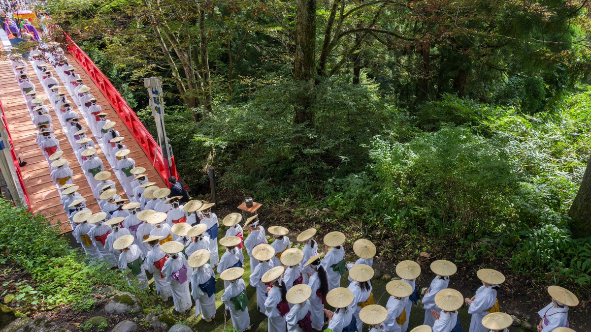 panokitotoyama's tweet photo. ＼今年度の様子✨️／
3年に1度の行事、
立山信仰の歴史を今に伝える「布橋灌頂会」が9月27日に開催されました！

俳優の室井滋さんにもご参加いただきました。😌 https://t.co/OJ9pukOUli