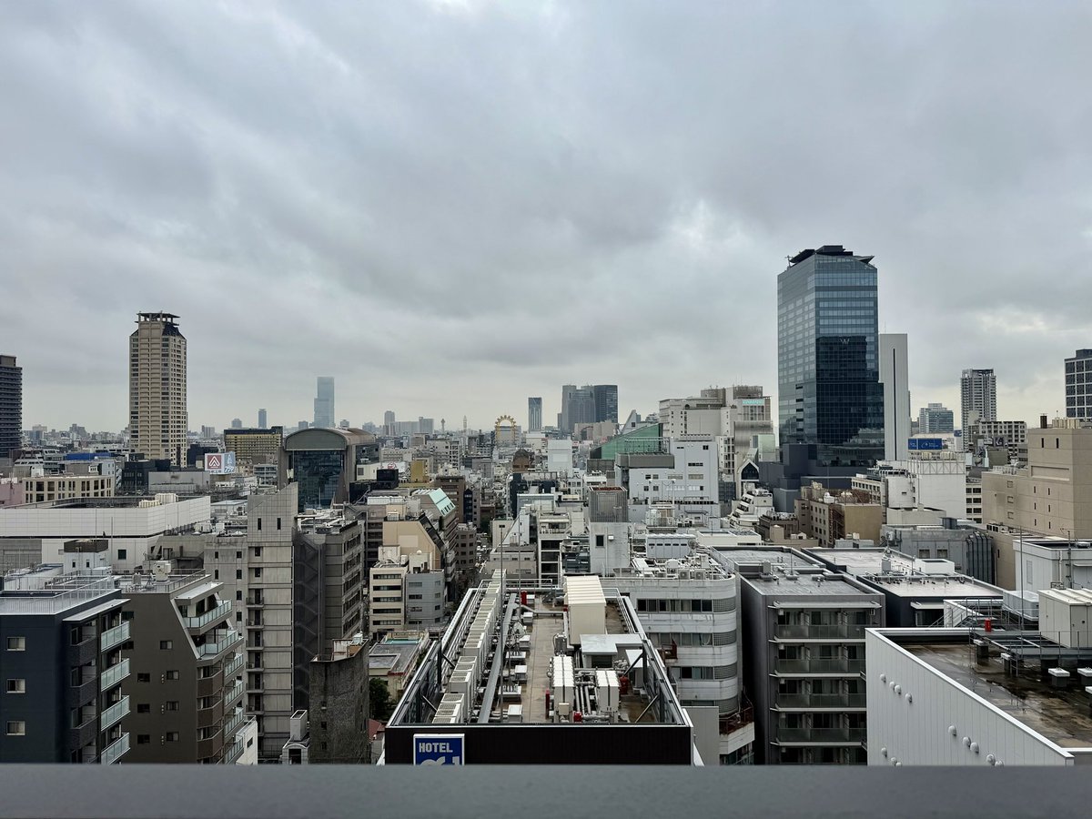 alanz67634074's tweet photo. ザ・パークハウス心斎橋タワー
内覧会に行ってきた

南向き中層階

中層階ながら眺望良かった

あべのハルカス、ミナミのドンキ観覧車、通天閣が見える

夜景結構綺麗かも！ https://t.co/pgO9SXatcY