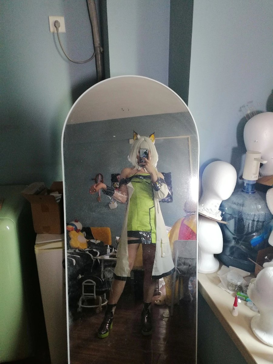 CheeseB1rd's tweet photo. 博士，我知道你很在意我的腿对吧 #男娘 #凯尔希 #明日方舟 https://t.co/z8hWxbF8yW