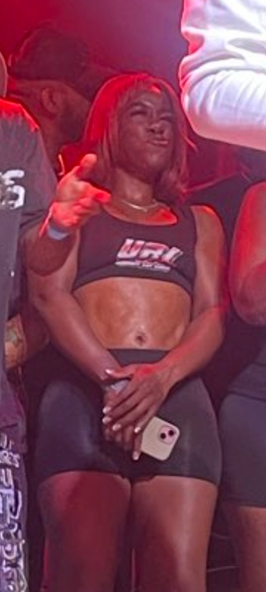 thagift_htg's tweet photo. 😂😂😂 I gotta see these battles the bars must be insane lmaooo https://t.co/ka1fBr7ApL