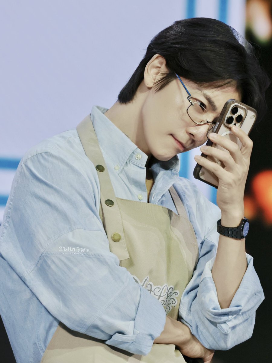 sweetbunny_04's tweet photo. 20260913 STAY ALIVE PARALLEL WITH HAE in BEIJING

이미 안경 썼잖아…？🙊🙊

#DONGHAE #동해 #ドンへ #东海
@donghae861015 
#슈퍼주니어DnE #SuperJuniorDnE
#슈퍼주니어 #superjunior https://t.co/2XqUzYfqEb