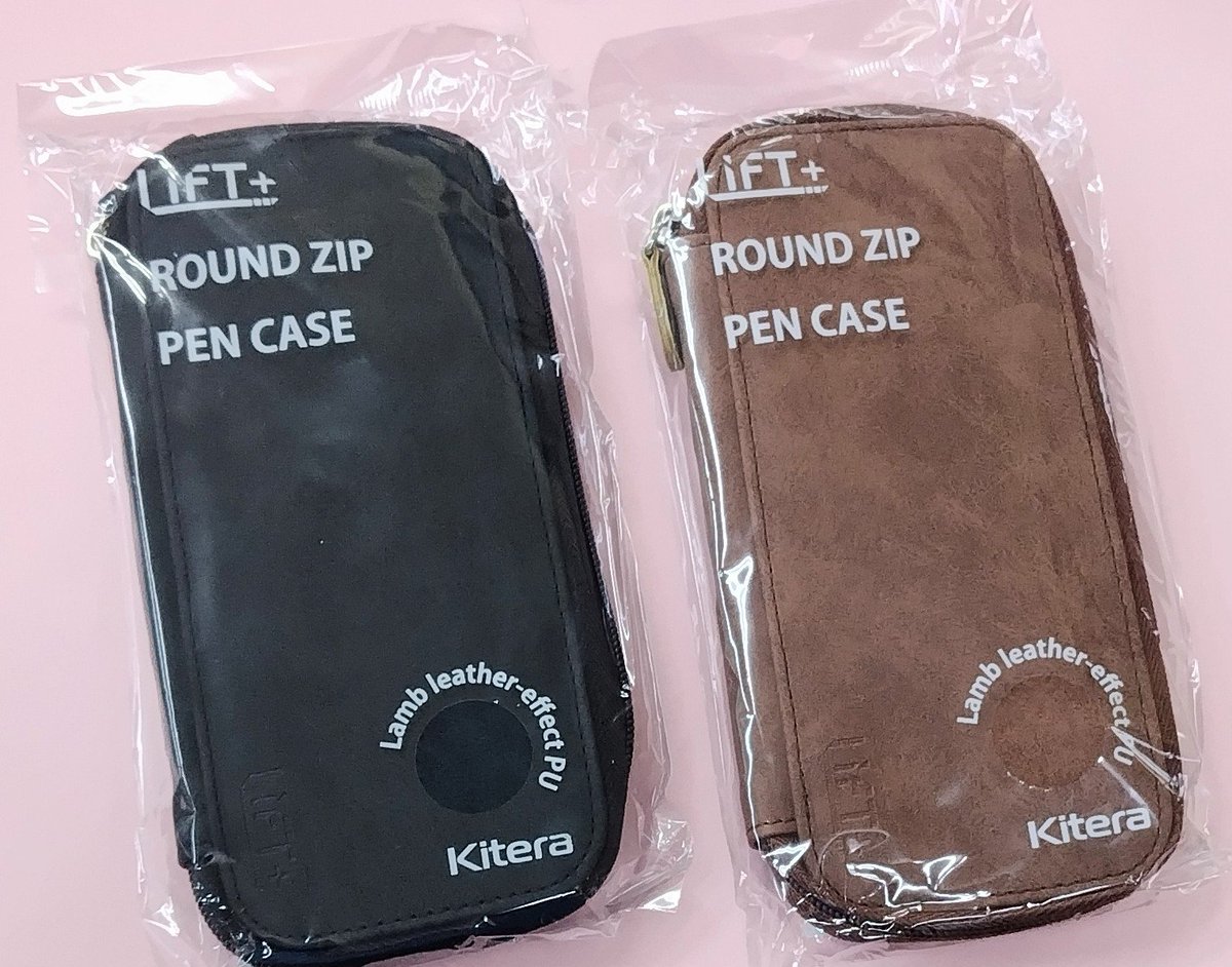 kouyosya's tweet photo. KiteraさんのLift+ラウンドジップペンケース、サイドノックメカニカルペンシル、人気のLift+メカニカルペンシルペンシル、ケリー (しーさーブラウン)本日再入荷いたしました✨️
今朝のカリカリ準備中、見上げてくるクーピーの目がいつにもましてギランギランでした😂
#KITERA #しーさー #看板猫 https://t.co/gRX0TkLEBD