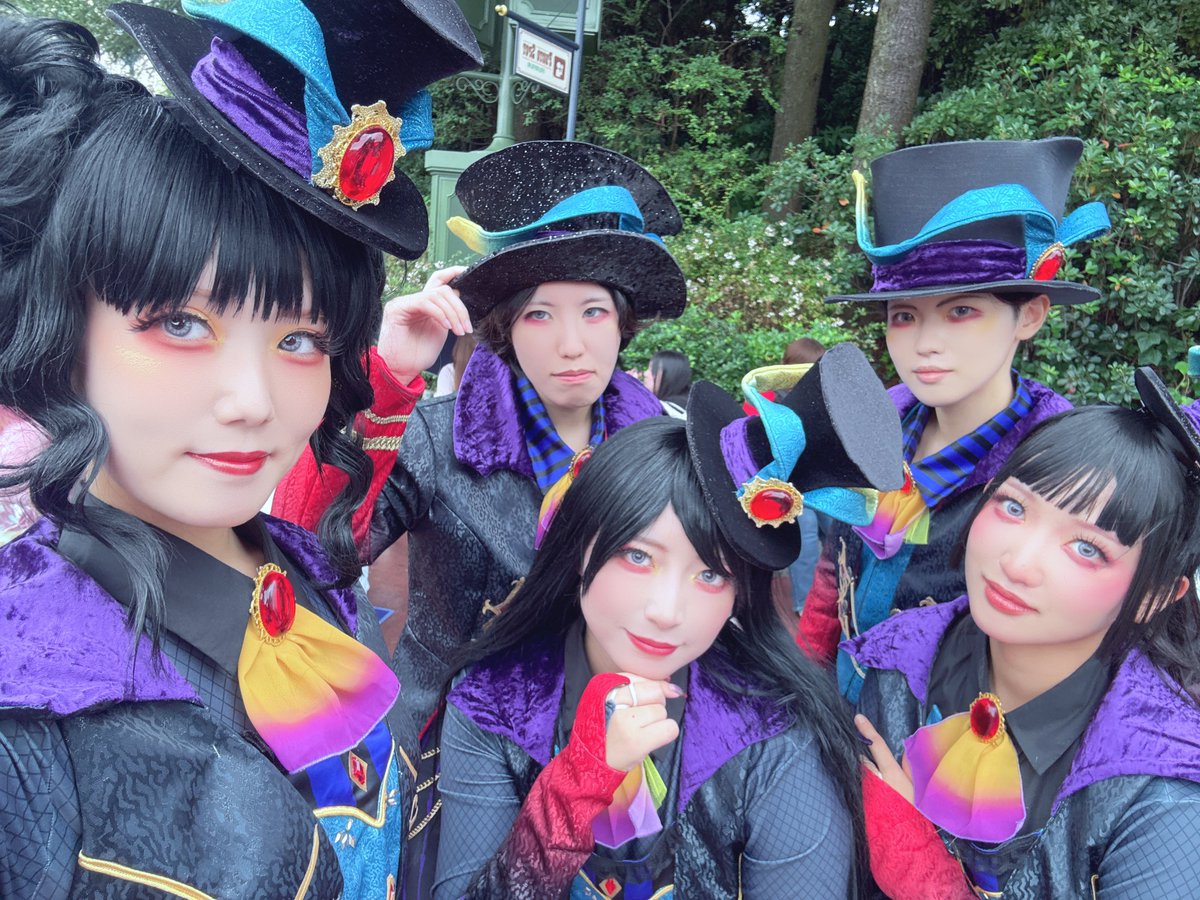 uhix_99's tweet photo. 本日！🎩🚺🚹！先頭！5人全員分作って揃えたぞー！！！！

@ghostsuitor ＆妹
@charinaman1031 
@96saki0107 

 #Dハロ仮装2026 https://t.co/Z6UUBJQbz9