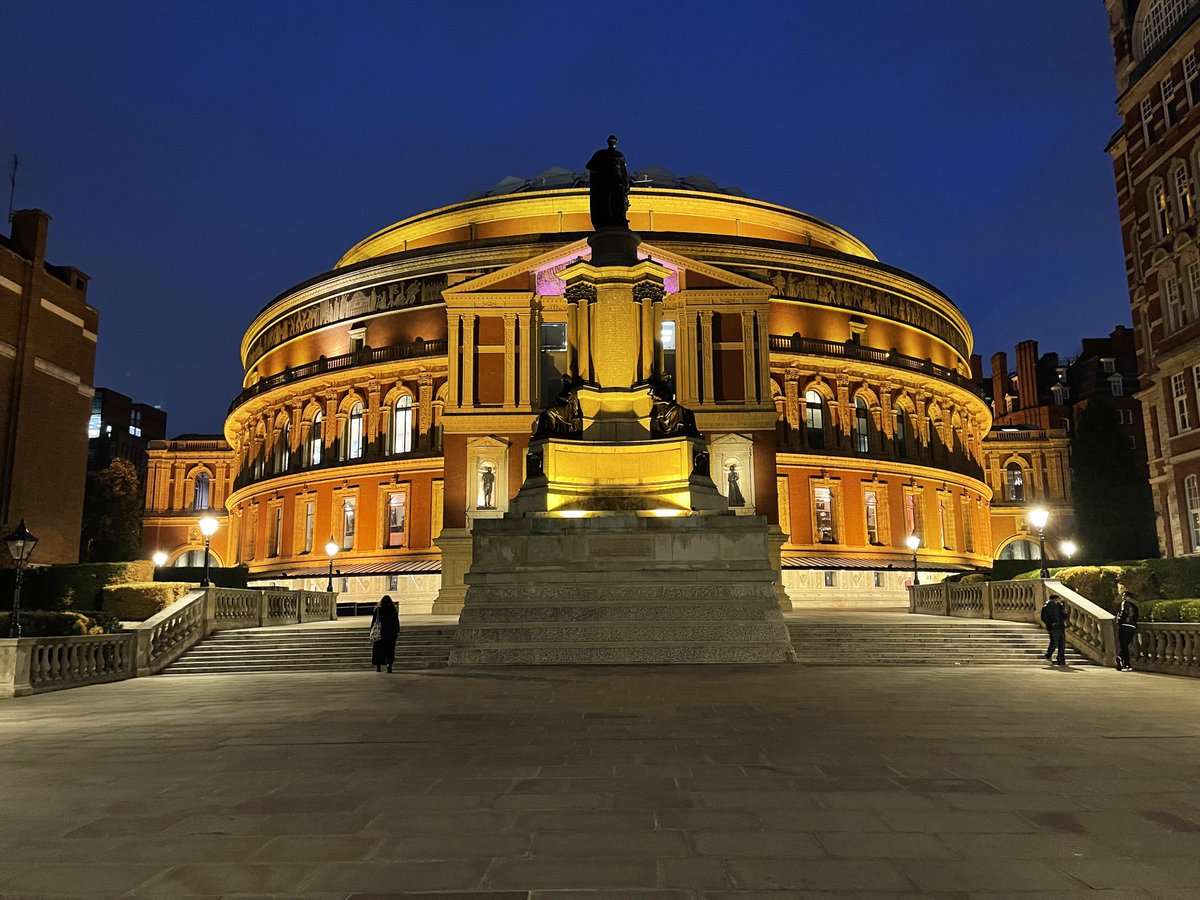 huntkevinont's tweet photo. Excited to see Harry Potter and the Philosopher’s Stone with a live orchestra at the Royal Albert Hall with over 5000 Londoners https://t.co/buVc4LjaHy