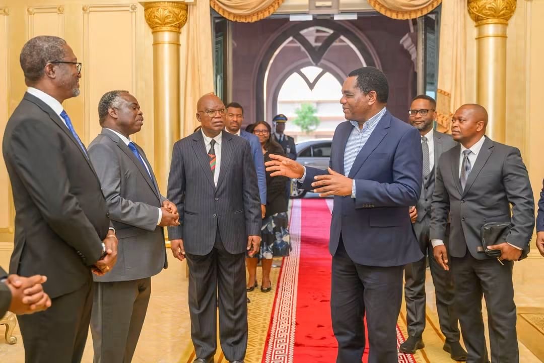 ZambiaMFAIC's tweet photo. President @HHichilema has arrived in the United Arab Emirates #UAE for a Working Visit.

#ZambiaUAERelations
#GrowZambiaAgenda
#ForeignAffairsZambia 

📸 @HHichilema https://t.co/VZ5Z1Z9bt6