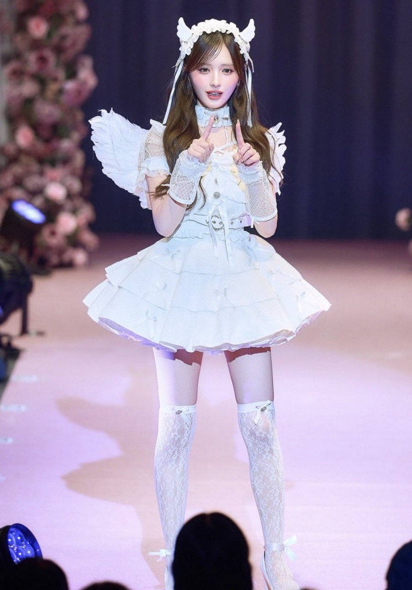 sua_lilb33's tweet photo. このビジュで1児のママって…レベチすぎて泣ける。 https://t.co/OxrFhthjNy