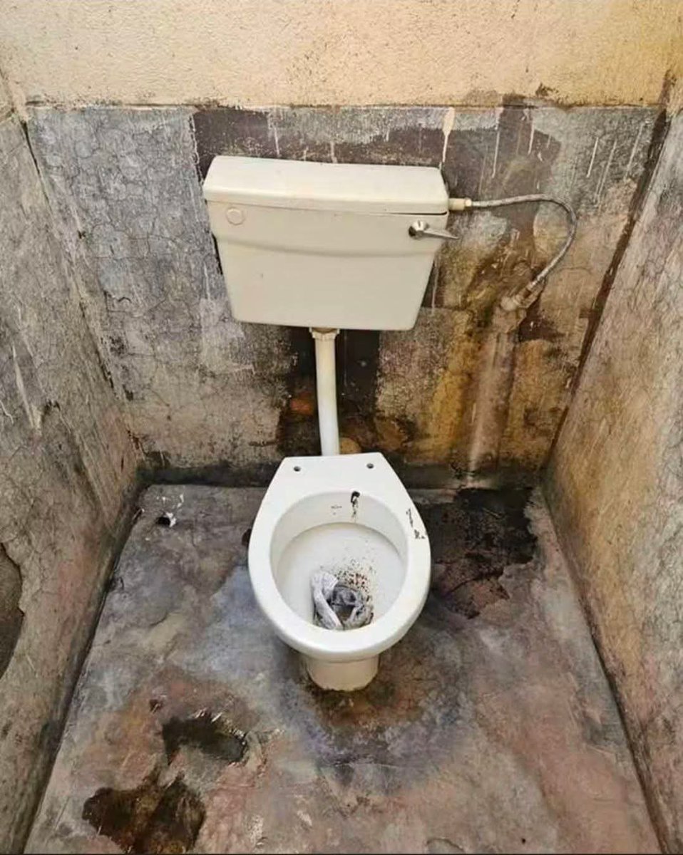 NgarivhumeJ's tweet photo. This is a public toilet on First Street, Harare—filthy, broken and toxic. Yet ED, Garwe &amp; Mafume are chasing vendors under the guise of “cleaning the city.” Vendors are not the filth; corruption, incompetence and failed leadership are. Clean the inside of the cup!
#NoToCorruption https://t.co/UsDecGr28I