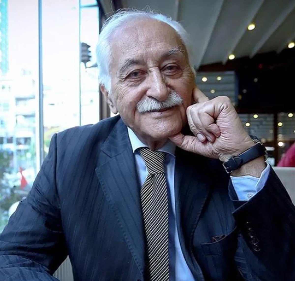 YBulentBakiler's tweet photo. Vefatının 1. yıldönümünde Yavuz Bülent BAKİLER üstadımızı rahmetle, minnetle ve dualarla yad ediyoruz... https://t.co/mdgoMhiWDo